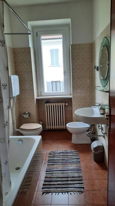 Lago Maggiore, Leggiuno, Ampio Appartamento エクステリア 写真