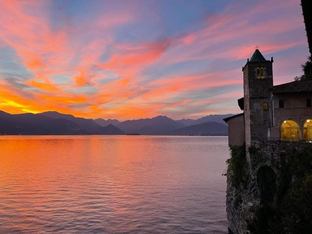 Lago Maggiore, Leggiuno, Ampio Appartamento エクステリア 写真